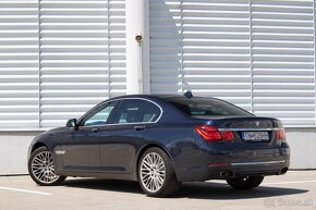 BMW Rad 7 740i - 7