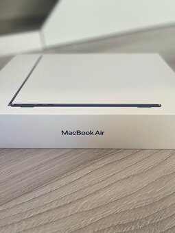 Predám takmer nový MacBook Air M2 čip 8gb/254gb - 7