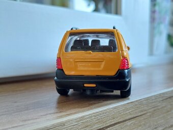 1:43 Mercedes-Benz ML - 7