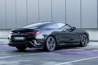 BMW 850i - 7