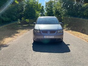 Volkswagen Touran 1.9 TDI Highline DSG - 7