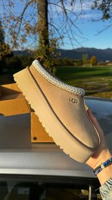 UGG TAZZ SAND - 7