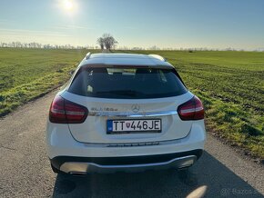 Mercedes-Benz GLA 180d A/T 2017 - 7