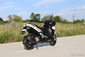 Aprilia SR Max 300 vo vybornom stave - 7