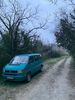 Predám Volkswagen caravelle T4 2.4 - 7