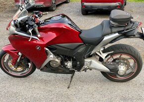 Honda VFR 1200 F - 7