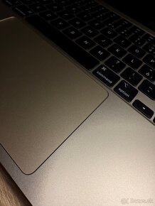 MacBook Air M2 8/256GB - 7