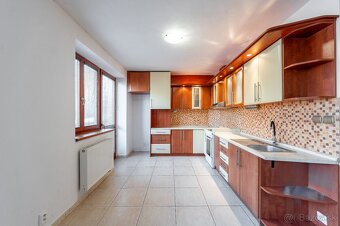 4 izbový byt s balkónom a garážou, Košice - Adlerova - 7