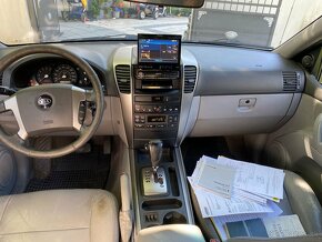 KIA SORENTO 2,5CRDI 4X4 AUTOMAT - 7