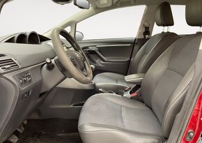 TOYOTA  VERSO  1.8 - 7