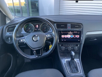 VOLKSWAGEN eGOLF Comfortline - 7