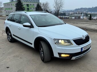 Skoda Octavia scout 2.0 tdi DSG 4x4 - 7