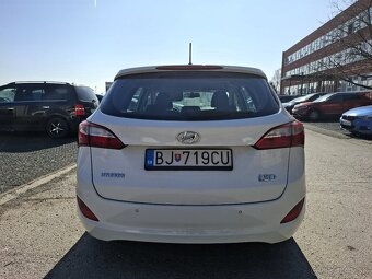 HYUNDAI i30 - 7