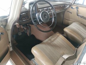 Mercedes  230 heckflosse - 7