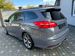 Ford Focus Kombi ST 2.0 EcoBoost   250PS  TOP STAV - 7