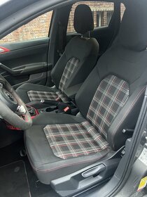 Volkswagen Polo GTi 2.0 TSI DSG - 7