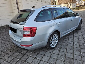 Škoda Octavia Combi 2.0 TDI DSG DVD ACC Koža R17 - 7