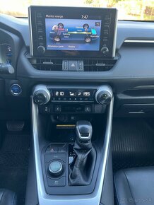 Toyota RAV4 Selection 2.5 Hybrid e-CVT automat 4x4 - 7