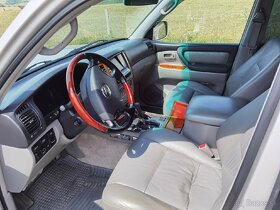 Toyota Land Cruiser 100 - 7