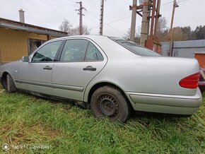 Predám Mercedes W210 Karoseria - 7