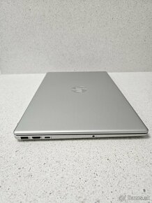 HP Laptop 15 Ryzen 5 7520U / 16GB RAM / 512GB SSD - 7