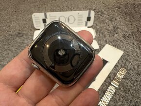 Stainless Steel Apple Watch 5, 44mm - 7