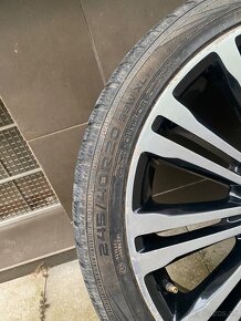 Predám zimné pneu s alu diskami 245/40 R20 NOKIAN - 7