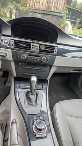 BMW rad 3 Touring 320d 184k Touring xDrive A/T - 7