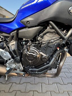 YAMAHA MT07 - 7