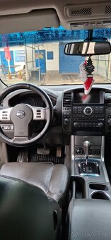 NISSAN NAVARA D40-3L V6 - 7