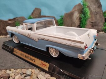 prodám model 1:18 ford ranchero 1957 - 7