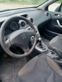 Peugeot 308 1.6 E 150 K _ modrá metalíza - 7