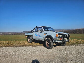 Nissan Datsun pick-up 1984  4x4 sklapač - 7