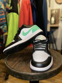 Nike Air Jordan 1 low white/black green glow - 7