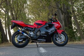 Honda CBR600f - 7