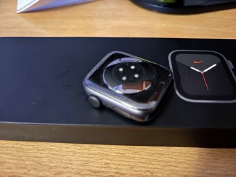 Apple Watch 6 44 mm Nike - 7