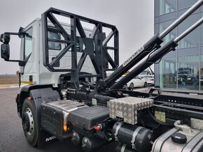 TRAKTOR IVECO 180E28 EUROCARGO NOSIČ KONTEJNERU 10T SKLADEM - 7