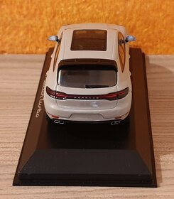 Porsche Macan Turbo model 1/43 Minichamps - 7