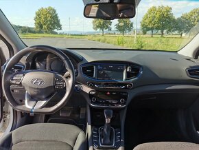 Hyundai IONIQ - 7