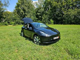 Tesla model Y Long range model 2023 - 7