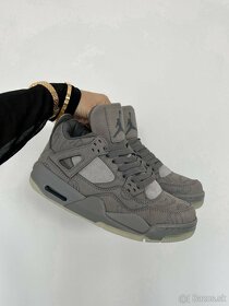 Air Jordan 4 Retro Grey "KAWS" PREMIUM - 7