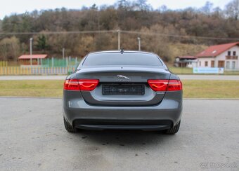 Jaguar XE 2.0 I4D Prestige AT, Nelakované - 7