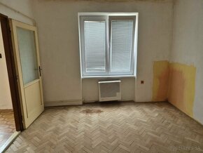 PREDAJ 2 izbový byt, 58 m2, Handlová, 1 Mája - 7