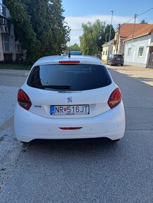 Peugeot 208 rocnik 2018 vo vysokej výbave - 7