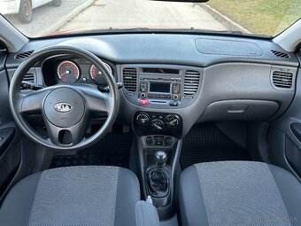 Kia Rio 1.4 benzín 6/2011 r.v. - 7