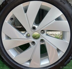 Originálne, prakticky nové, atraktívne disky VW - 5x112 R17 - 7