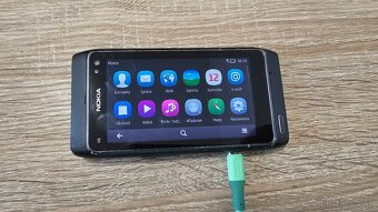 Plne funkčná staršia Nokia N8 - 7