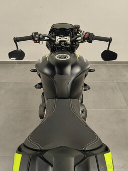 Triumph Street Triple RS - 7