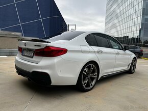 BMW M550i xDrive - 7