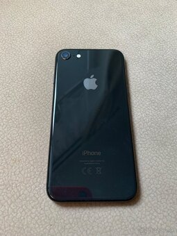 iPhone 8 - 7